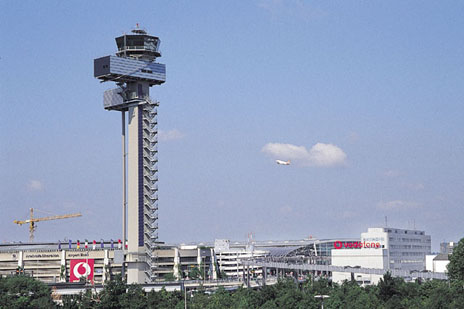 Flugsicherungstower der DFS