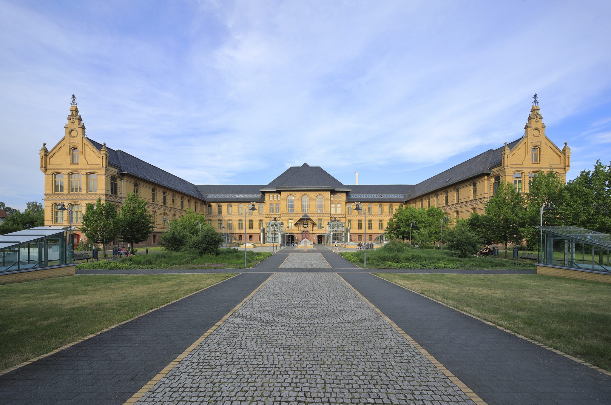 BG Kliniken Bergmannstrost in Halle/Saale - Spitzenmedizin mit Geschichte